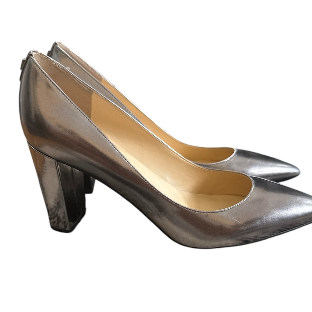 NWOT Ivanka Trump Size 8 1/2 Silver Women's Pumps